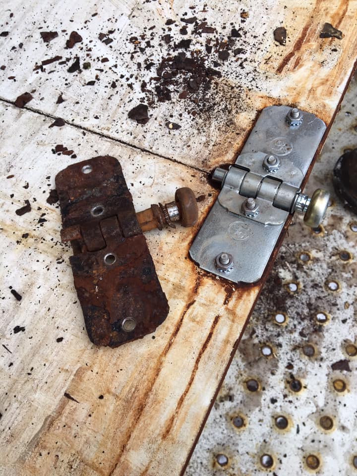 Hinge re[placement box truck door